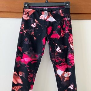 5/$15 Calvin Klein Performance Wicking Leggings Size M